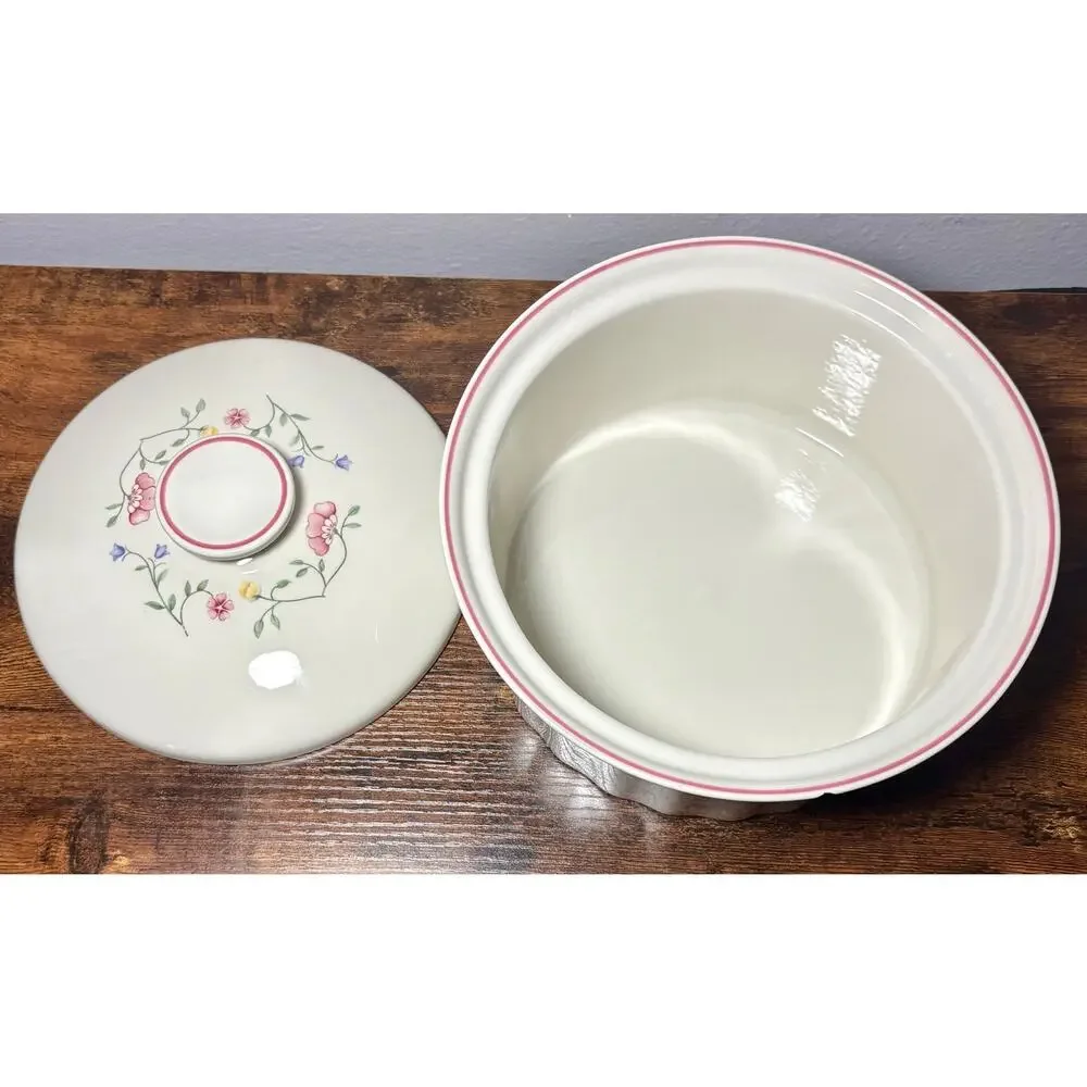 Vtg Johnson Brothers SUMMER CHINTZ 2.25Qt Covered Casserole Dish England chipped